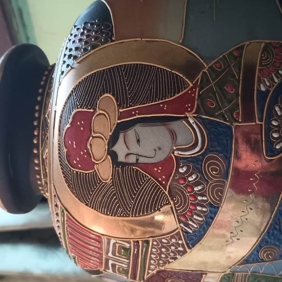 Satsuma 20th Century Vintage Large Vase w 3D Hand Painted Art Work RARE !! - Picture 16 of 17